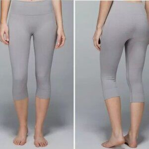 Lululemon Seamlessly Street Crop-Size 4-  Heathered Medium Grey